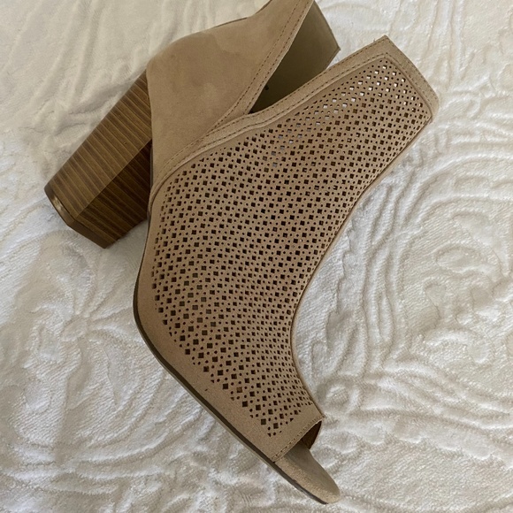 👢🛍🎉JustFab Koko Booties (Size 8.5)🛍🛒🎀 - Picture 1 of 10